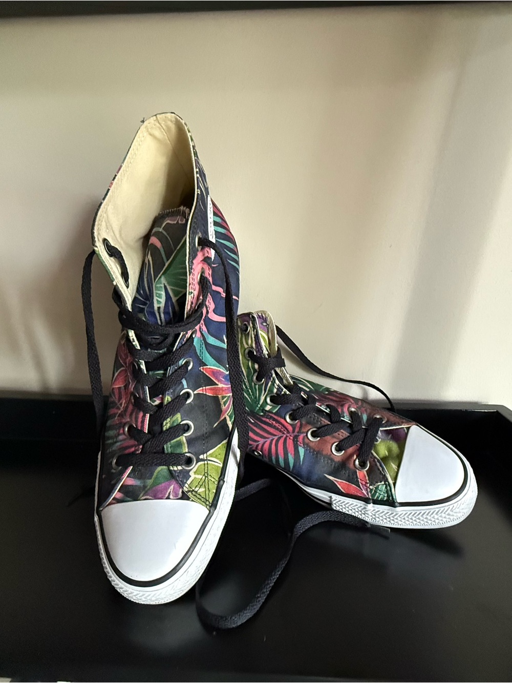 Converse High Top Tropical Floral Print Sneakers Men 10.5 Women 12.5
